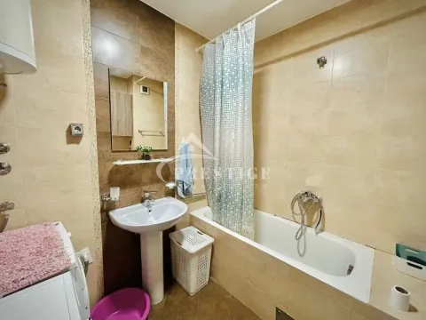 Izdavanje, dvosoban stan, 64m², Stari Aerodrom, Podgorica - image 5