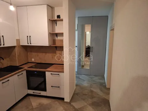 Prodaja, stan, 54m², Tivat, Crna Gora - image 2