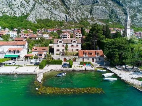 Sale, house, 410m², Kotor, Crna Gora