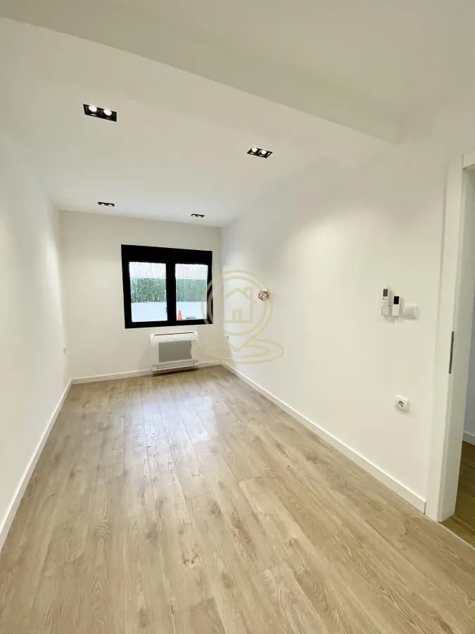 Prodaja, trosoban stan, 64m², Medijana, Niš