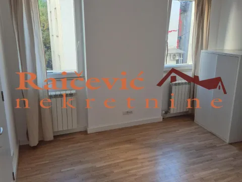 Izdavanje, trosoban stan, 98m², Stari Grad, Beograd - image 8