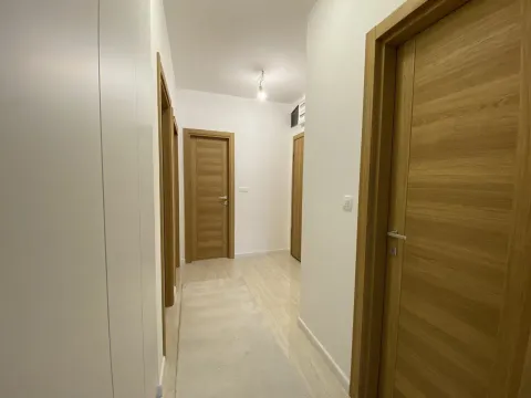Izdavanje, trosoban stan, 71m², City Kvart, Podgorica - image 2
