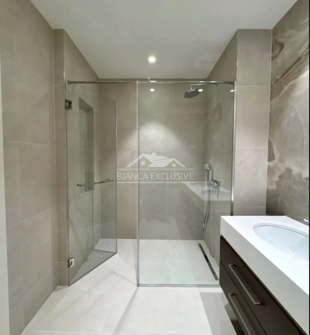 Prodaja, četvorosoban stan, 176m², Savski Venac, Beograd