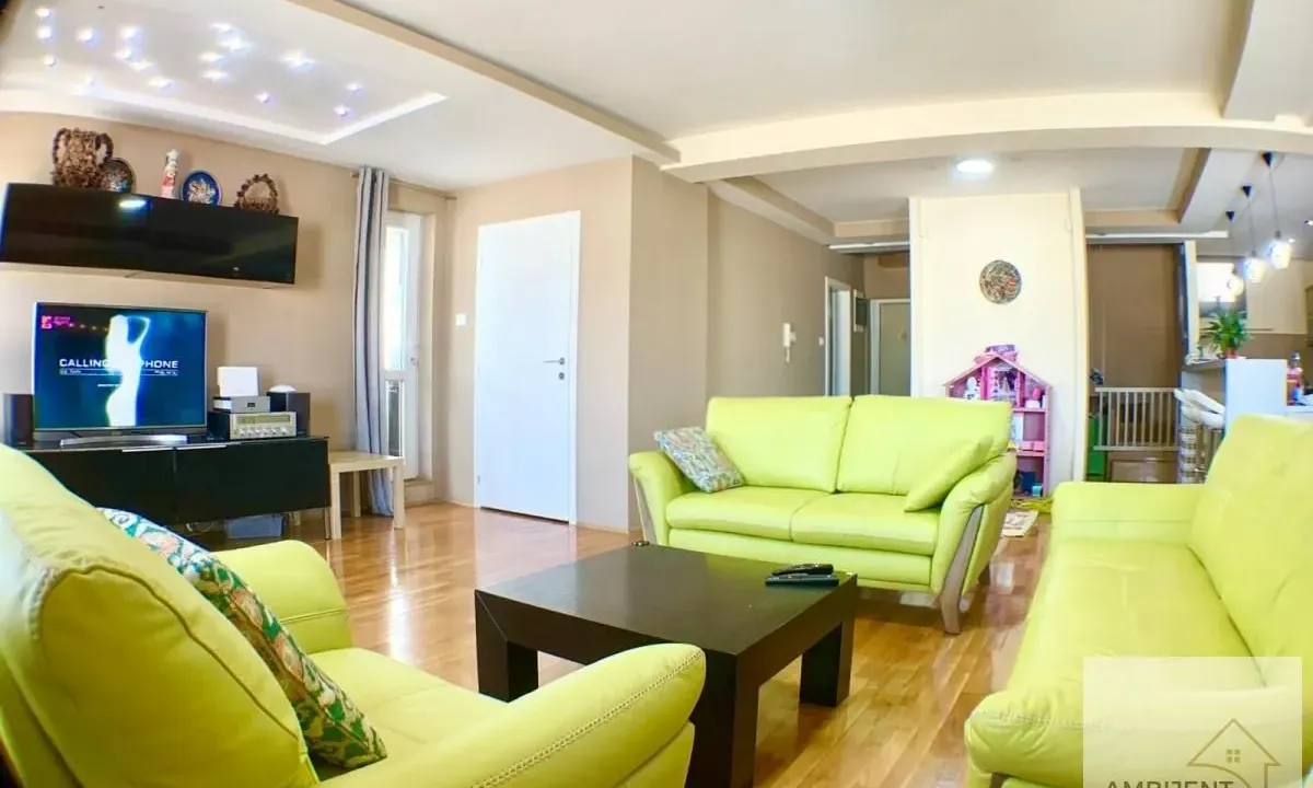 Prodaja, trosoban stan, 157m², Zvezdara Sve Podlokacije, Beograd