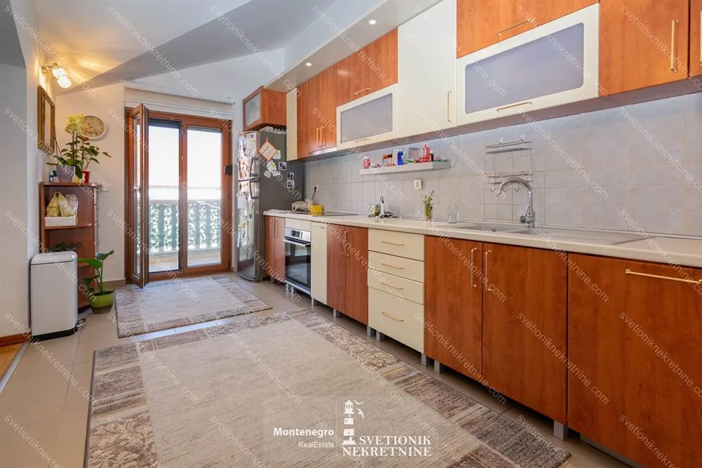 Prodaja, četvorosoban stan, 137m², Topla, Herceg Novi