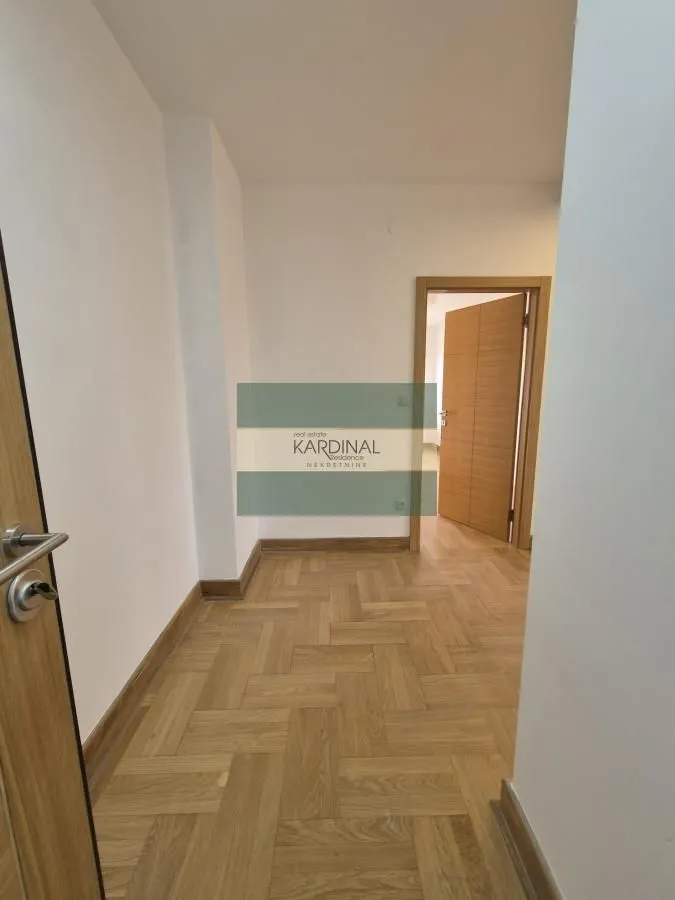 Prodaja, trosoban stan, 95m², Vašarište, Jagodina