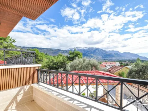 Sale, house, 240m², Tivat, Crna Gora - image 19