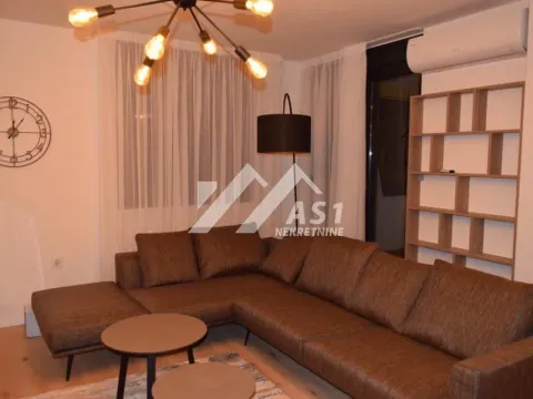 Izdavanje, četvorosoban stan, 98m², Rotkvarija, Novi Sad Sve Podlokacije - image 1