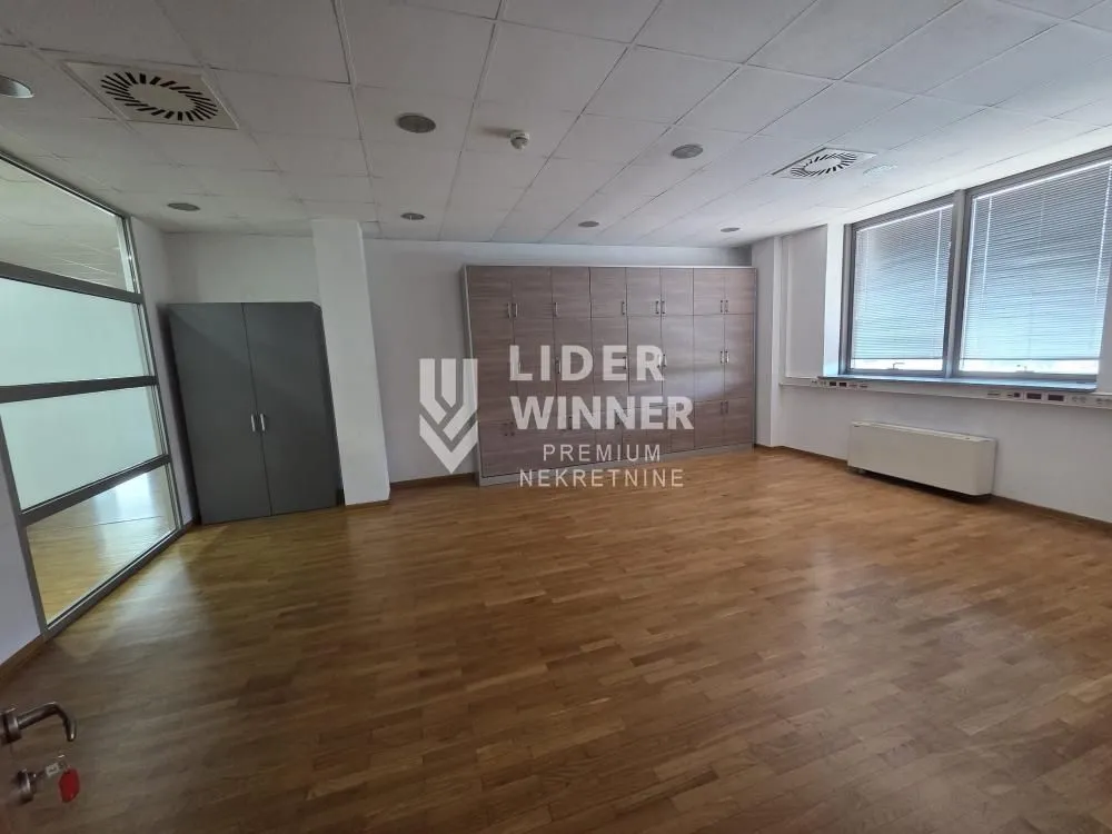 Rent, office space, 330m², Bezanijska Kosa 1, Bežanijska Kosa Sve Podlokacije