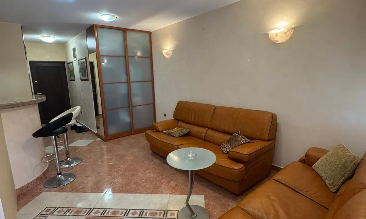 Izdavanje, jednosoban stan, 48m², Budva, Crna Gora