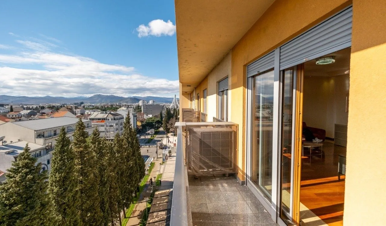 Rent, four bedroom apartment, 140m², Podgorica, Crna Gora