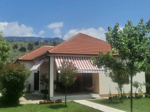 Rent, house, 126m², Donji Martinići, Danilovgrad - image 1