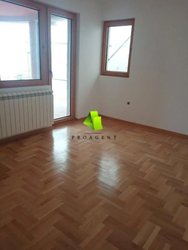 Rent, office space, 600m², Bubanj, Niš