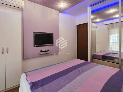 Rent, two bedroom apartment, 75m², City Kvart, Podgorica - image 13