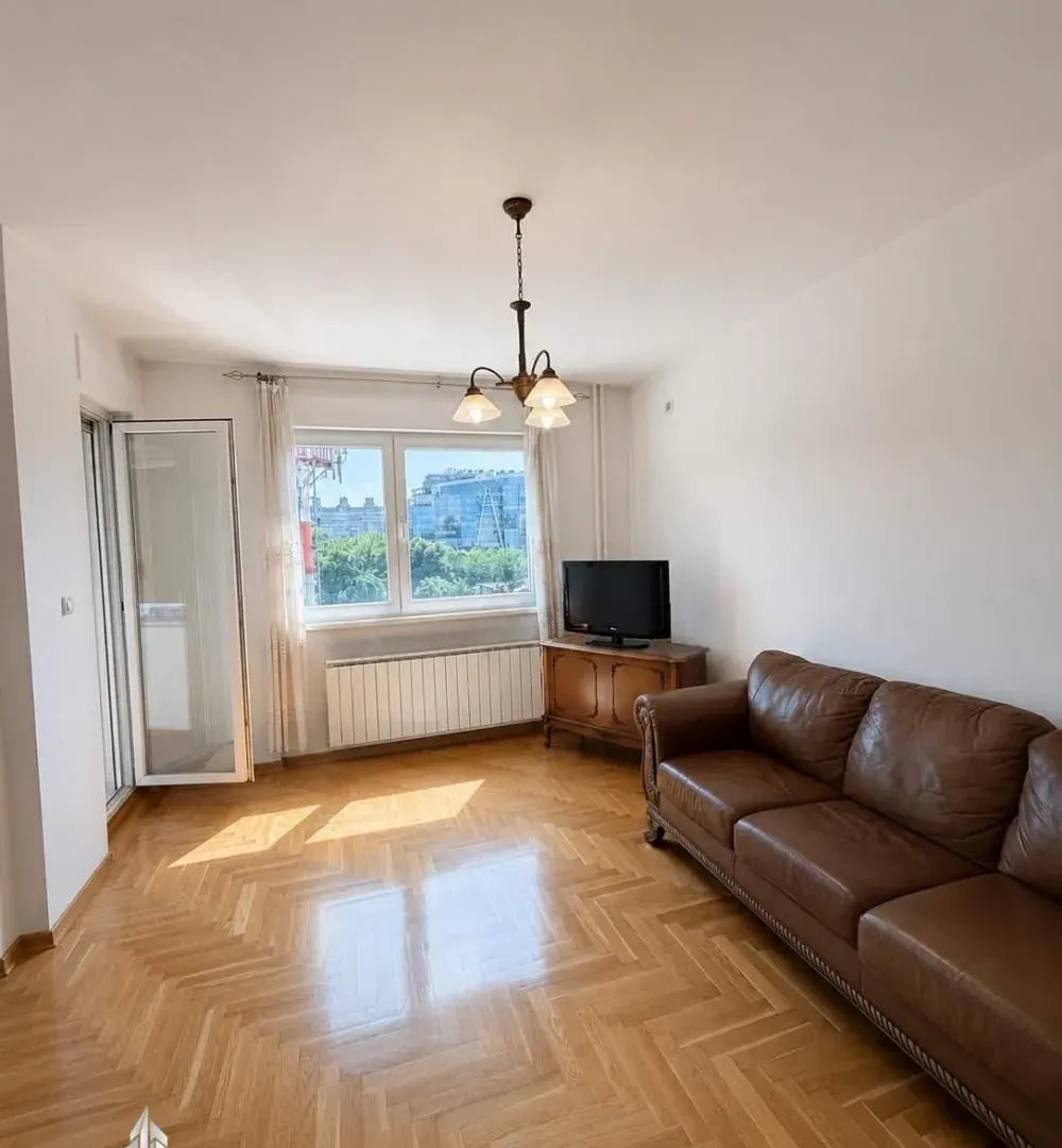 Izdavanje, dvosoban stan, 51m², Novi Beograd Blok 22, Novi Beograd Sve Podlokacije