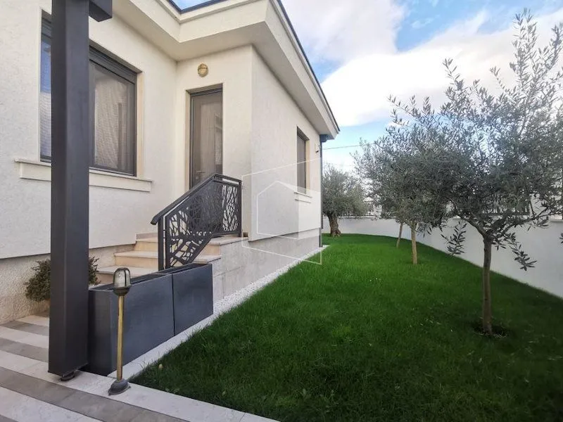 Sale, house, 180m², Podgorica, Crna Gora
