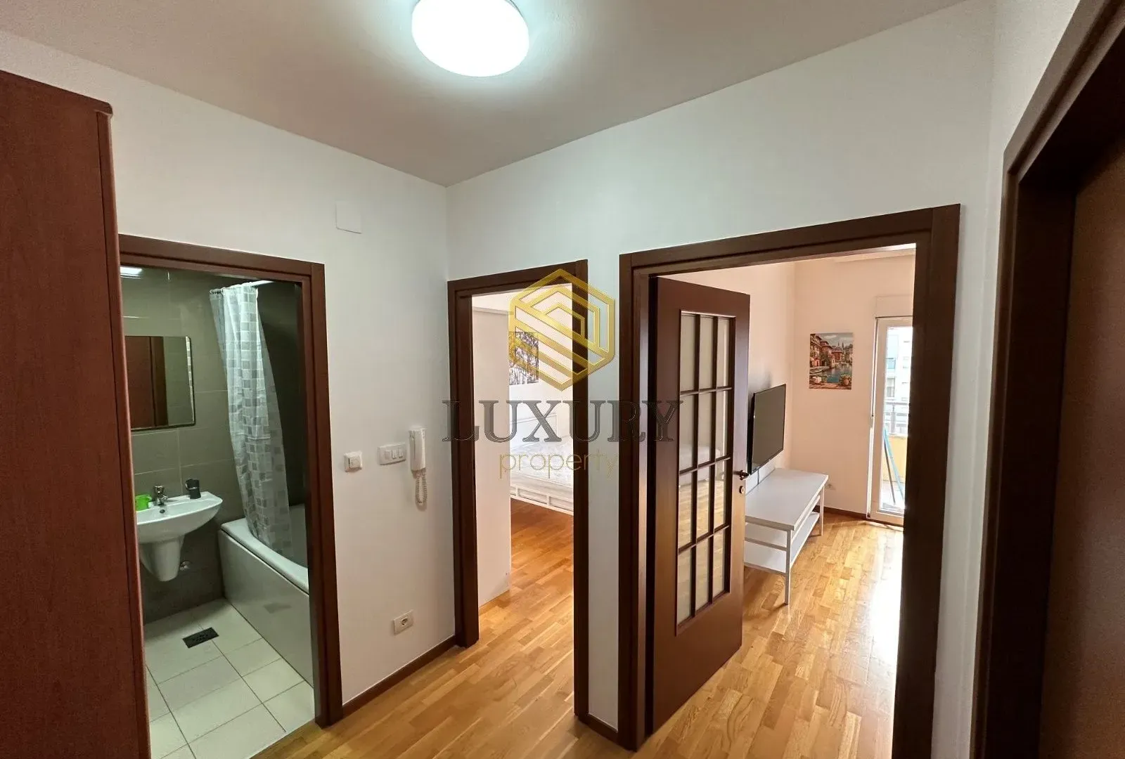 Izdavanje, jednosoban stan, 50m², City Kvart, Podgorica