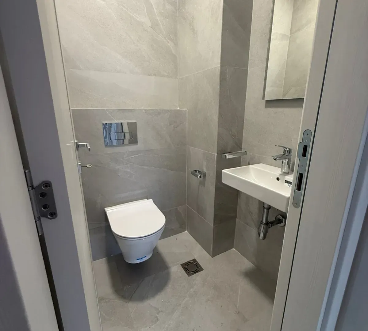 Izdavanje, dvosoban stan, 74m², Central Point, Podgorica