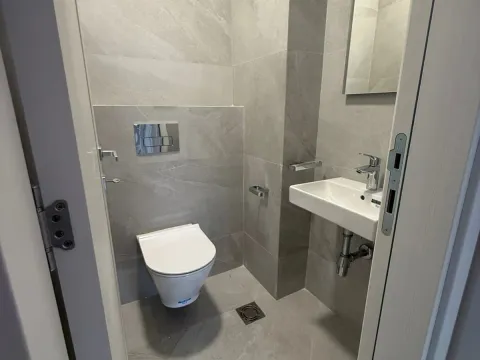 Izdavanje, dvosoban stan, 74m², Central Point, Podgorica - image 9
