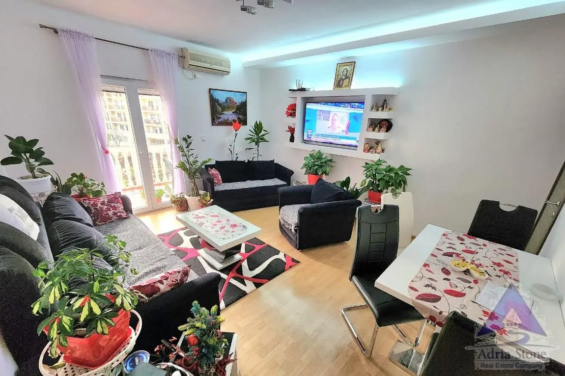 Sale, three bedroom apartment, 114m², Podkošljun, Budva