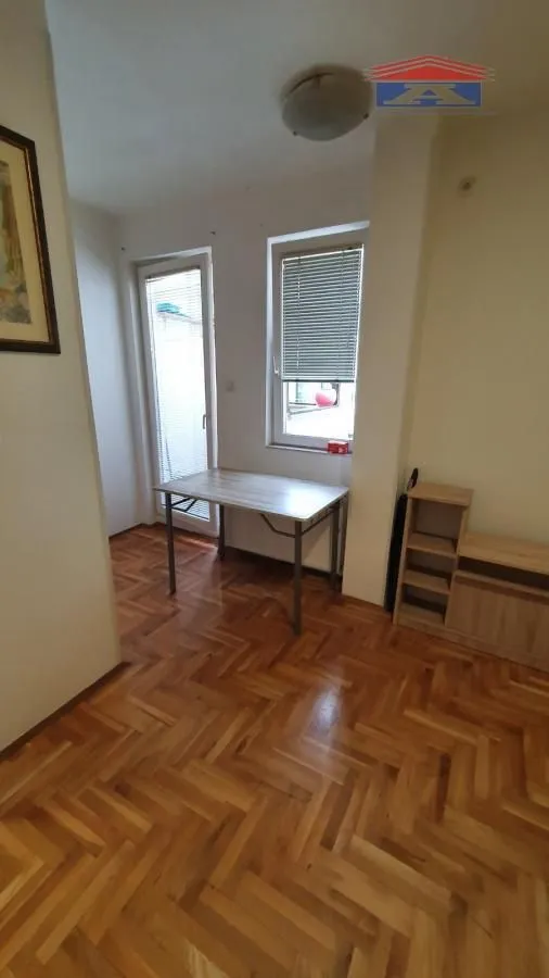 Izdavanje, jednosoban stan, 35m², Grbavica, Novi Sad Sve Podlokacije