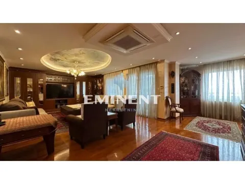 Izdavanje, trosoban stan, 140m², Stari Grad, Beograd - image 3