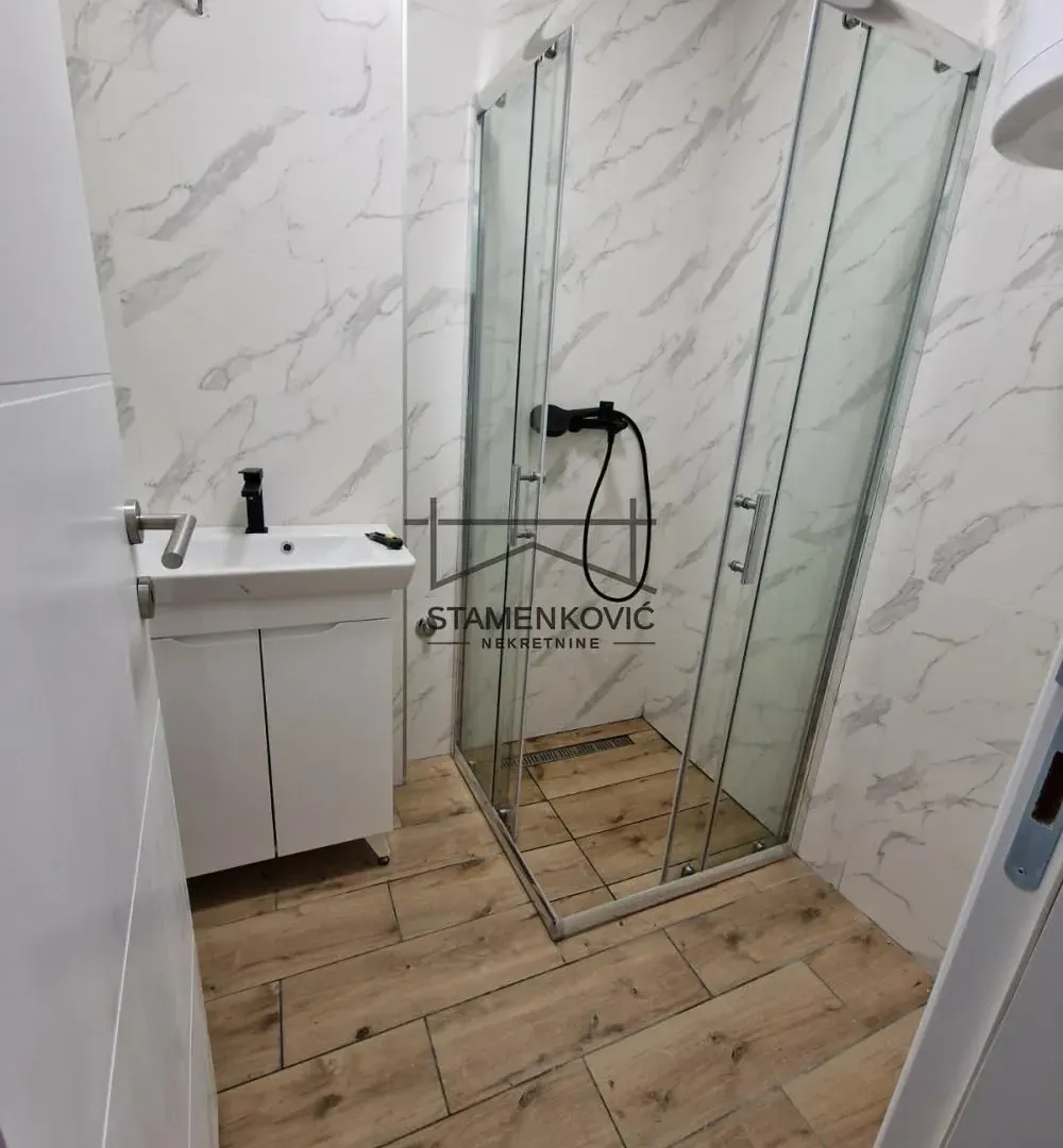 Prodaja, trosoban stan, 73m², Rotkvarija, Novi Sad Sve Podlokacije