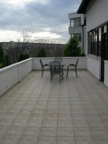 Izdavanje, kuća, 300m², Savski Venac, Beograd