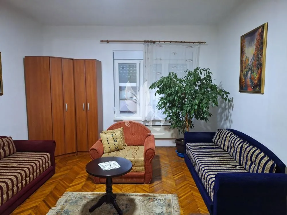 Prodaja, četvorosoban stan, 90m², Centar, Smederevo