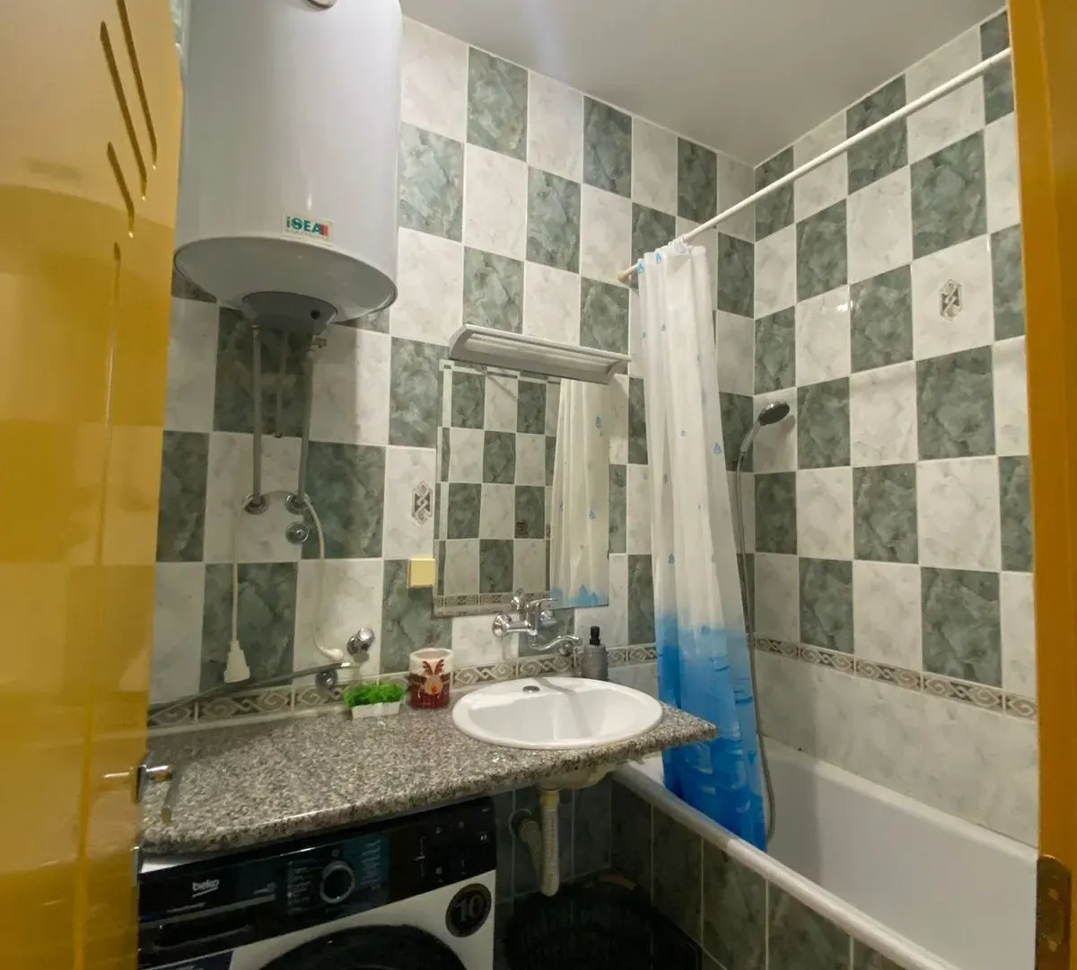 Izdavanje, jednosoban stan, 50m², City Kvart, Podgorica