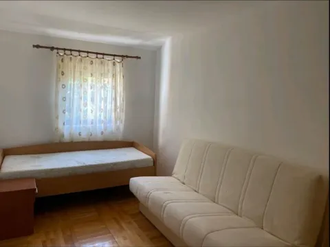 Izdavanje, dvosoban stan, 80m², Dalmatinska ulica, Podgorica - image 6