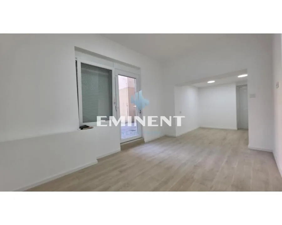 Rent, office space, 49m², Savski Venac, Beograd