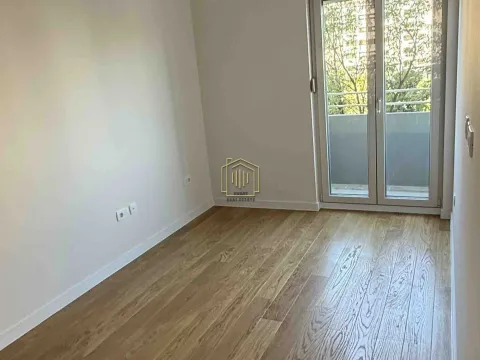 Izdavanje, jednosoban stan, 40m², Central Point, Podgorica - image 3