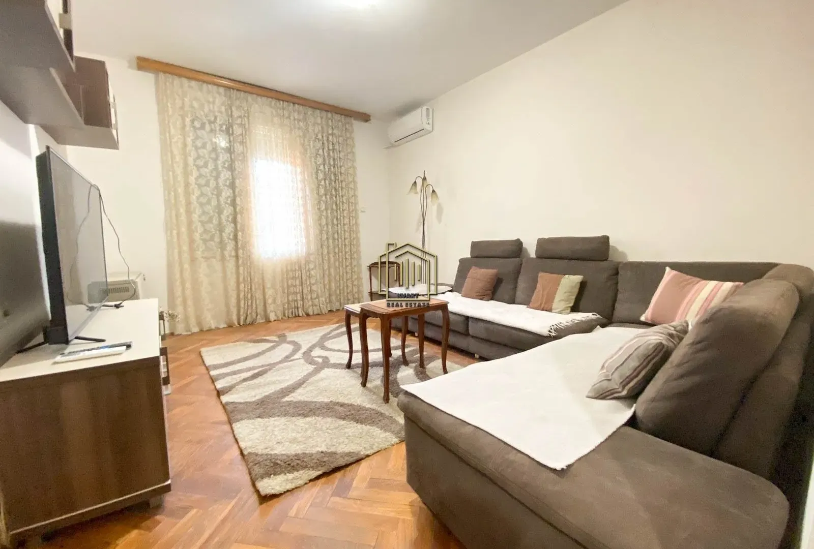 Izdavanje, dvosoban stan, 68m², Podgorica, Crna Gora