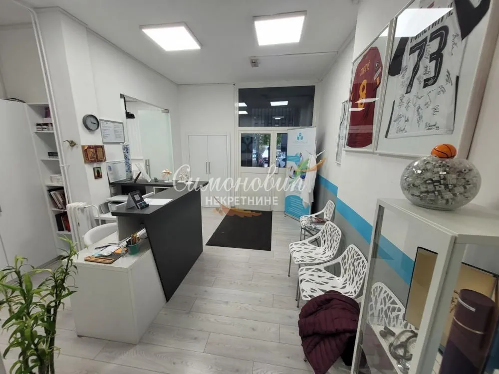 Rent, office space, 136m², Čukarica, Beograd