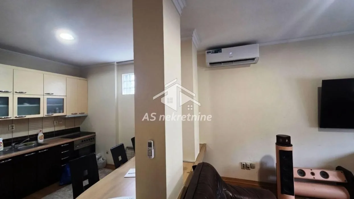 Rent, three bedroom apartment, 65m², Stari Grad, Beograd