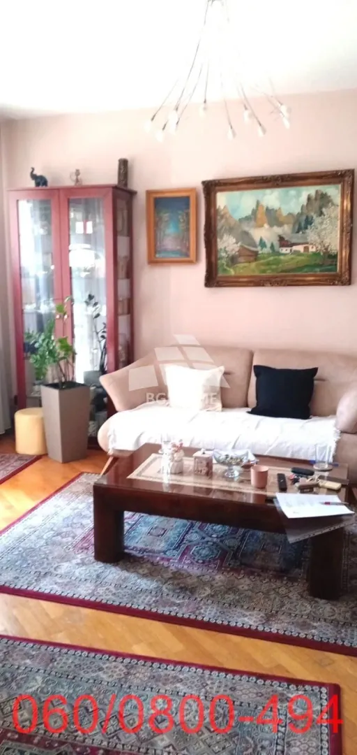 Prodaja, trosoban stan, 70m², Kalenić Pijaca, Vračar Sve Podlokacije
