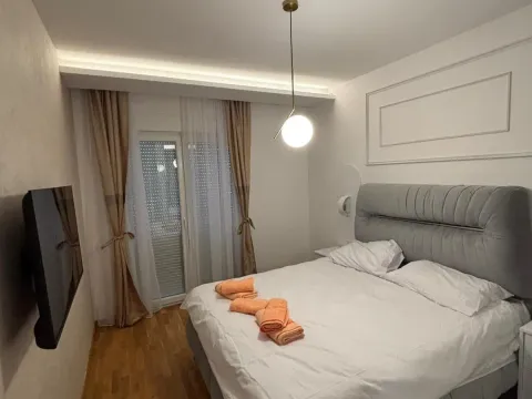 Izdavanje, dvosoban stan, 70m², Lazi, Budva - image 4