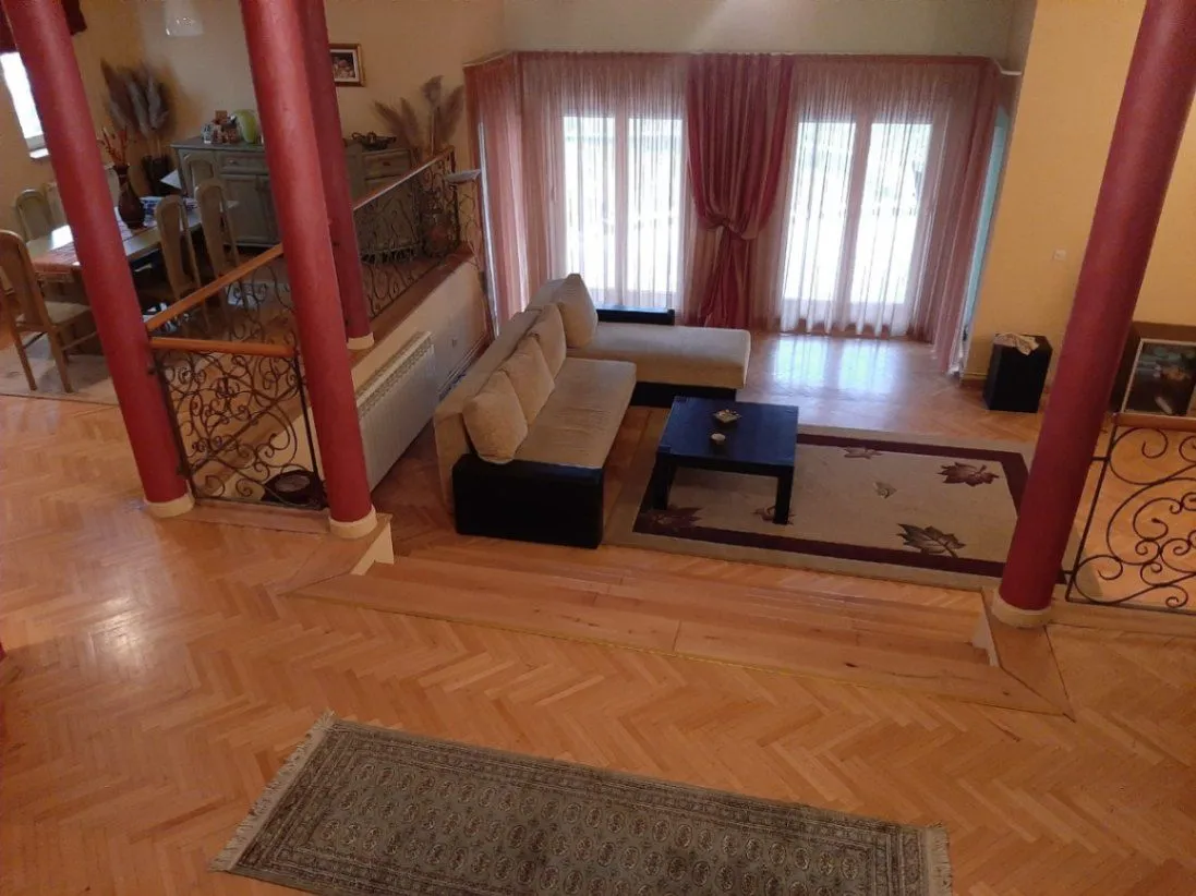 Prodaja,  kuća, 392m2, Lazarevac, Beograd