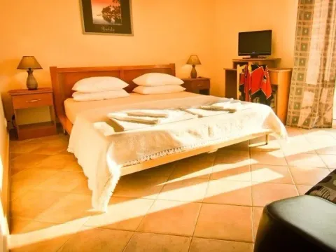 Prodaja, ugostiteljski objekat, 715m², Sutomore, Bar - image 3