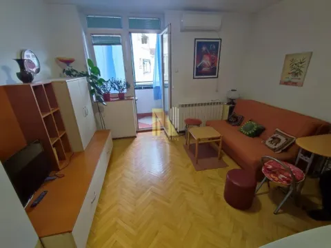 Rent, studio apartment, 25m², Bulevar Evrope, Novi Sad Sve Podlokacije - image 2