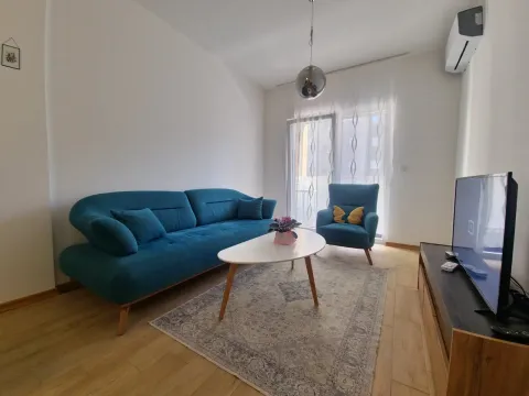 Rent, two bedroom apartment, 69m², Budva, Crna Gora - image 2