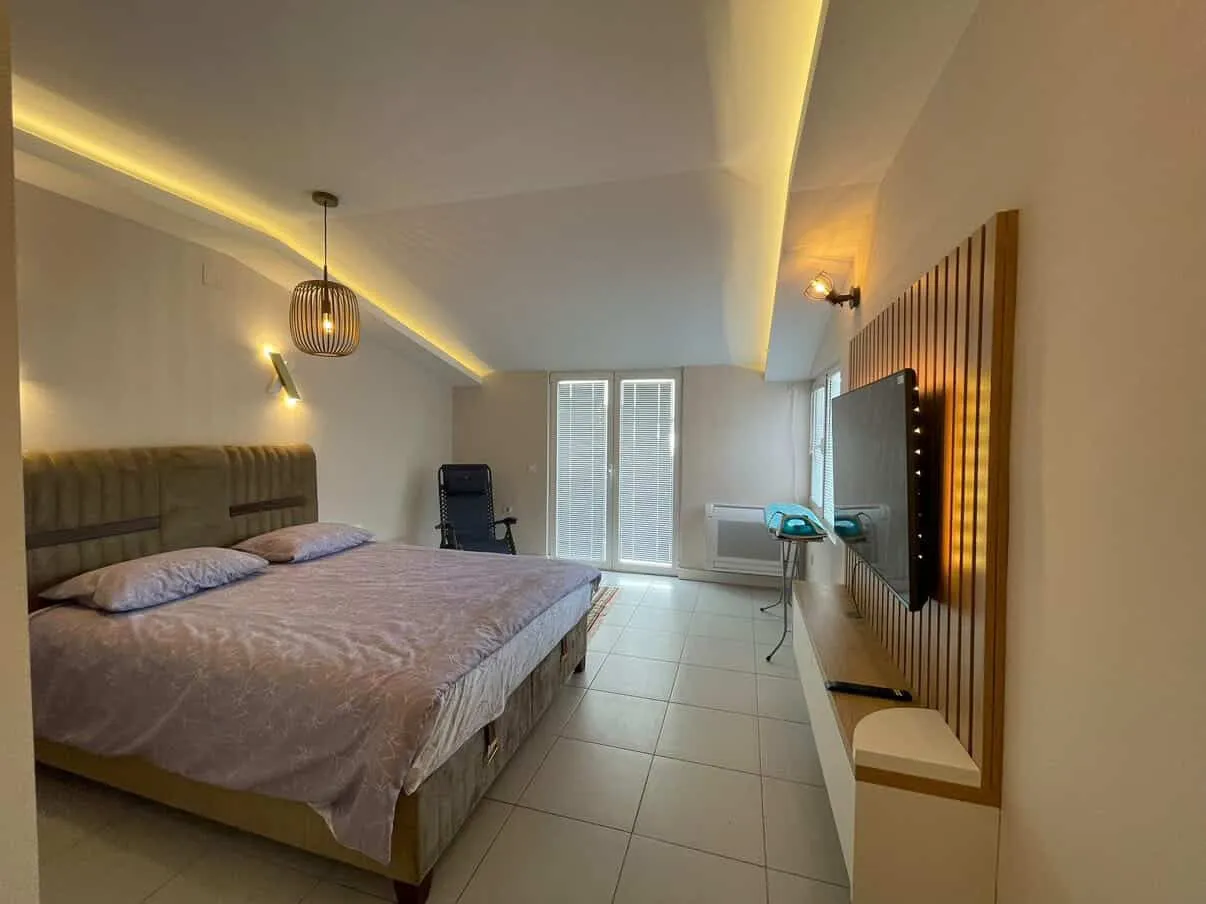 Rent, one bedroom apartment, 45m², Sveti Stefan, Budva