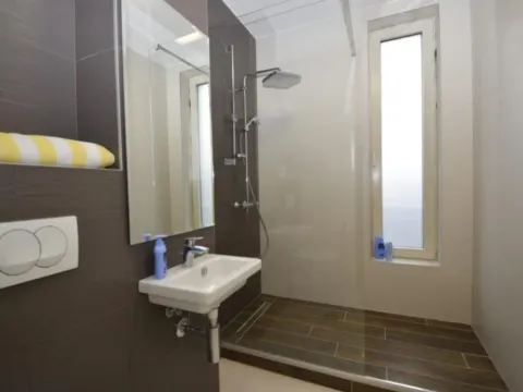 Izdavanje, trosoban stan, 130m², Centar, Podgorica - image 6