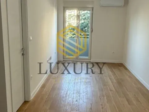 Rent, office space, 43m², Central Point, Podgorica - image 4