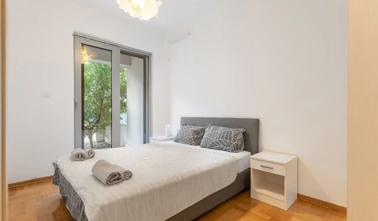Sale, three bedroom apartment, 97m², Morinj, Kotor