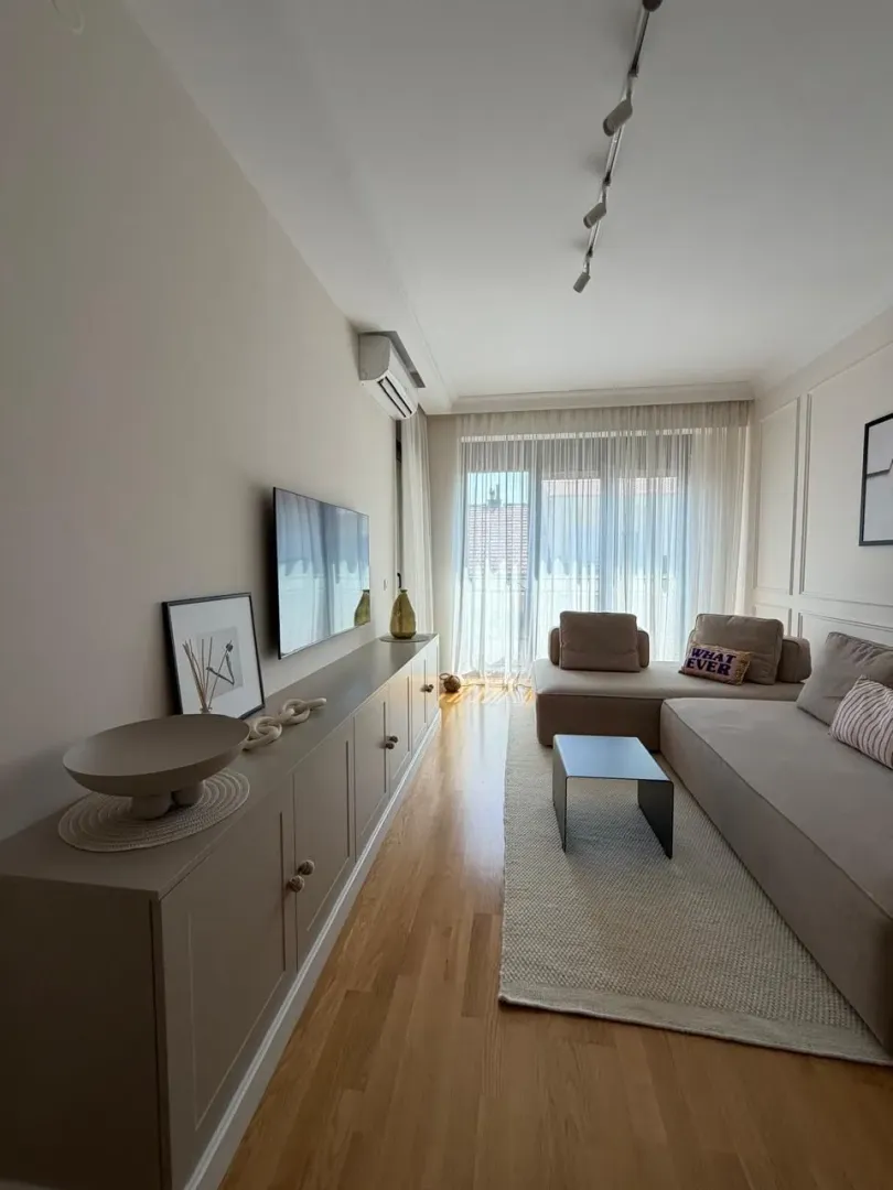 Rent, one bedroom apartment, 51m², Centar, Tivat
