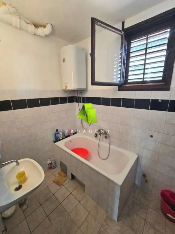 Rent, four bedroom apartment, 104m², Pantelej, Niš