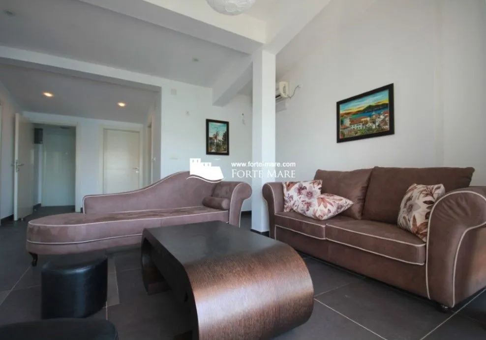 Prodaja, dvosoban stan, 98m², Herceg Novi, Crna Gora