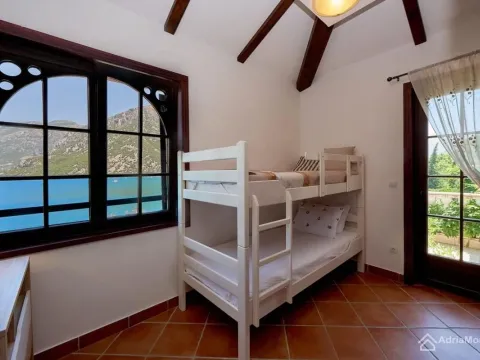 Prodaja, kuća, 235m², Kostanjica, Kotor - image 9